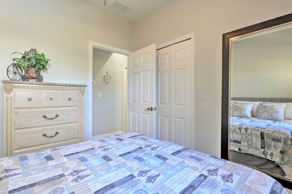 Photo of Bedroom in Bee Ridge