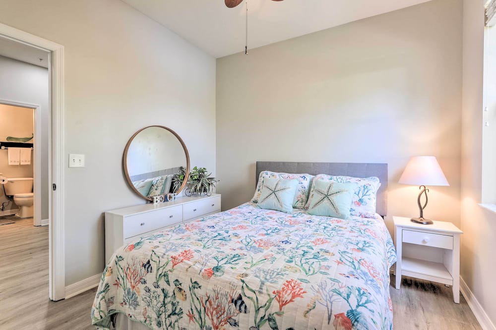 Photo of Bedroom in Bee Ridge