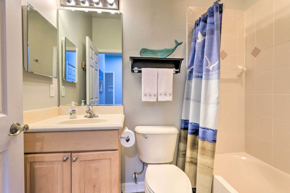 Photo of Bathroom in Bee Ridge