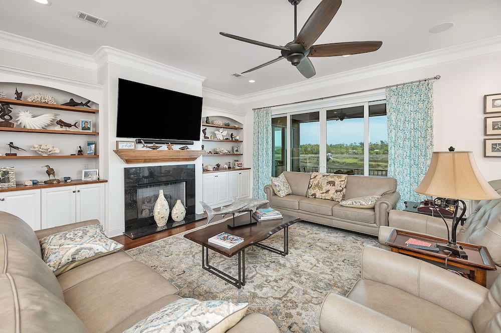 Photo of Livingroom in Epworth Acres