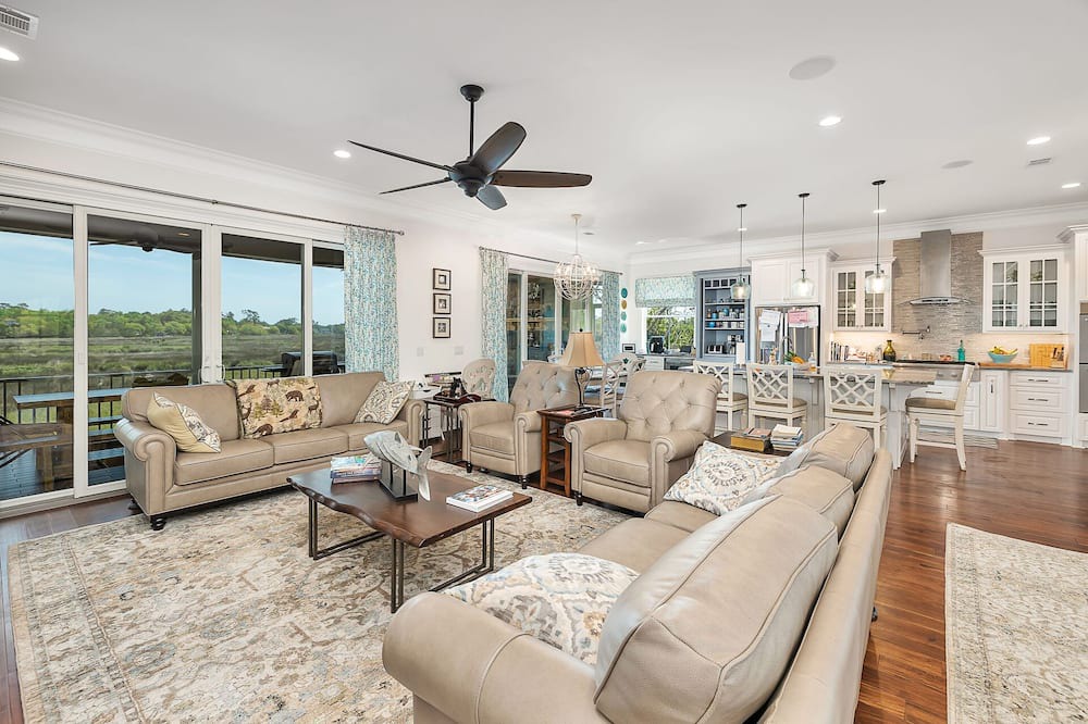 Photo of Livingroom in Epworth Acres