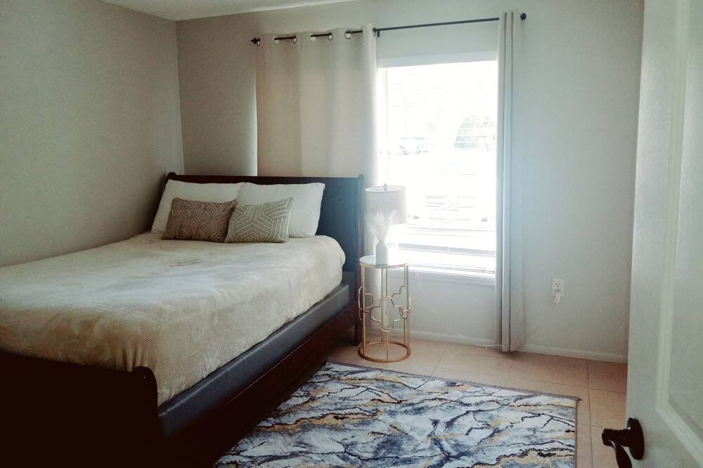 Photo of Bedroom in Park East