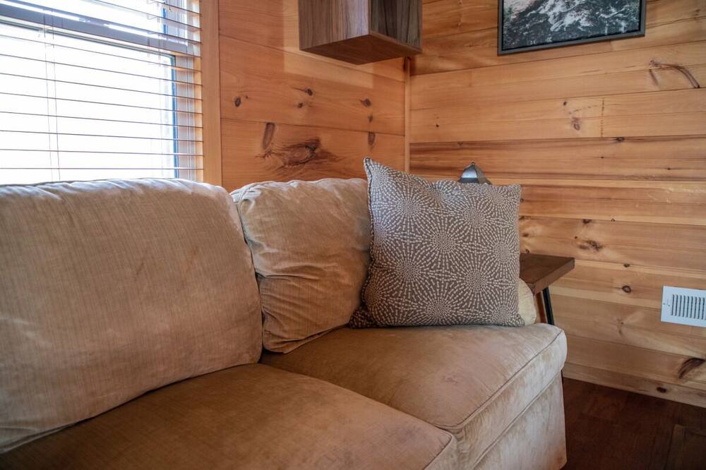 Photo of Livingroom in Saluda
