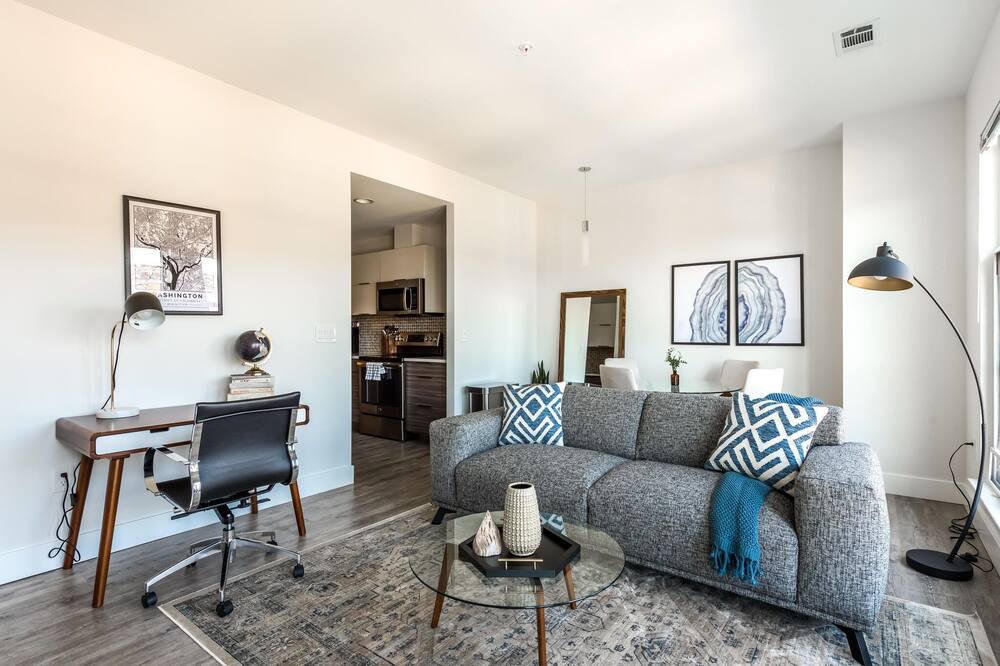 Photo of Livingroom in North Bethesda