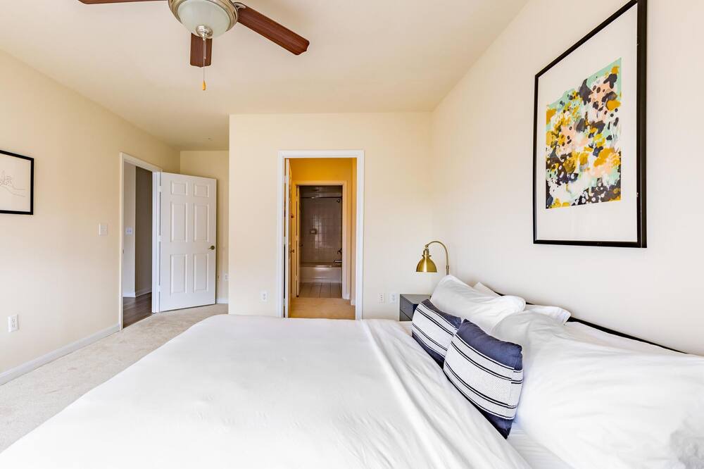 Photo of Bedroom in North Bethesda