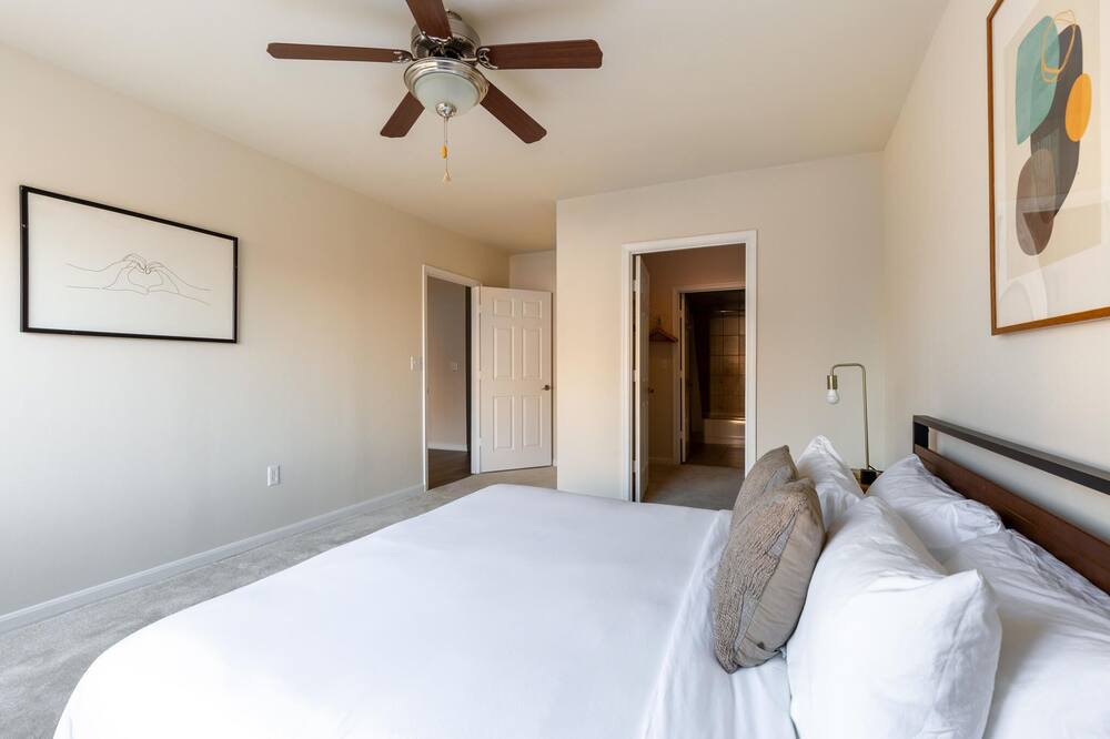 Photo of Bedroom in North Bethesda