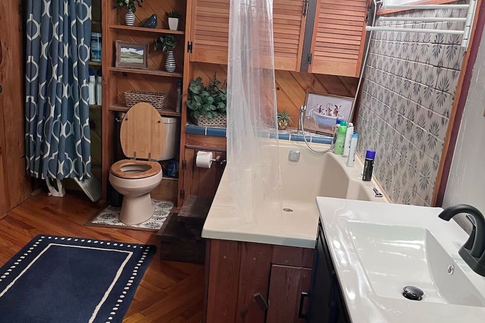 Photo of Bathroom in Saratoga Springs