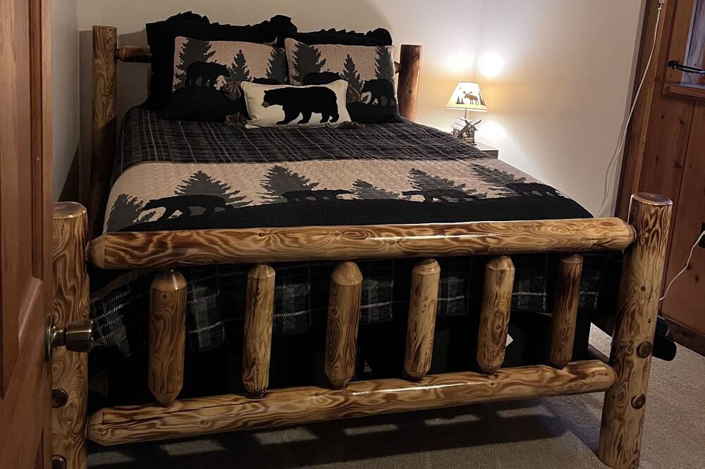 Photo of Bedroom in Saratoga Springs