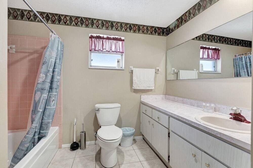 Photo of Bathroom in Pinellas Point