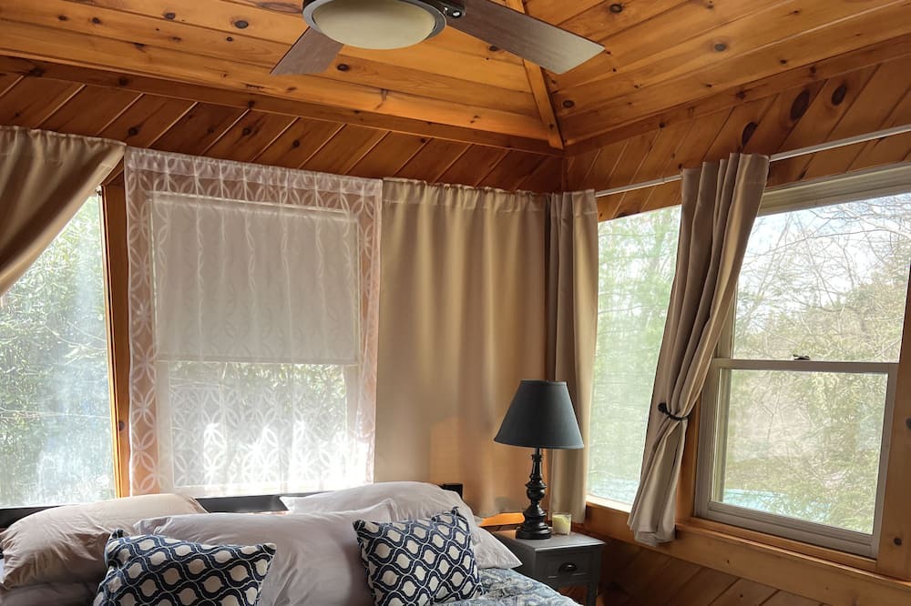 Photo of Bedroom in Newland