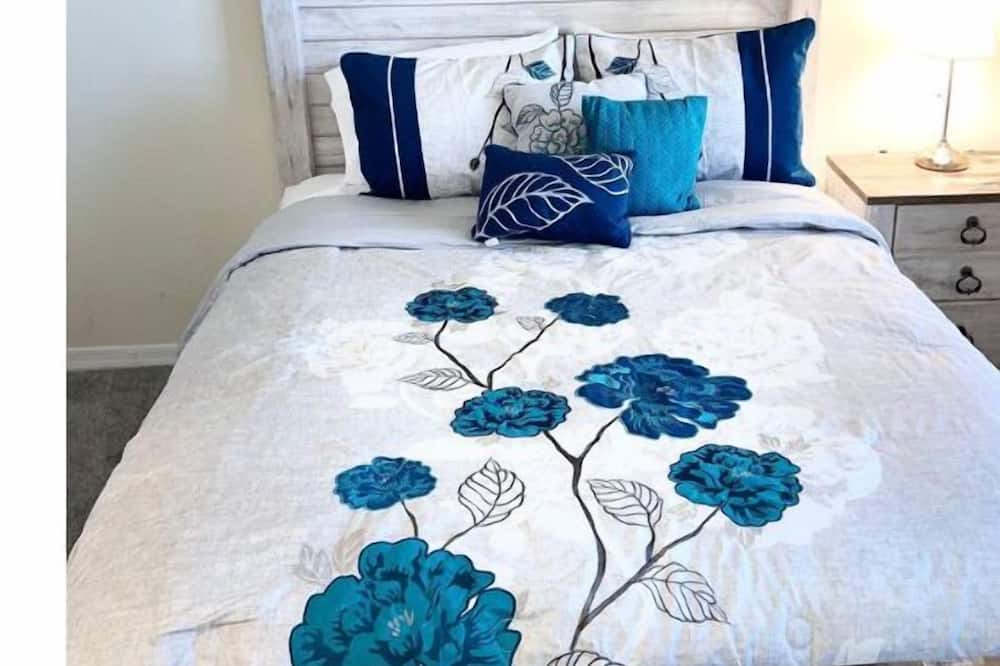 Photo of Bedroom in Temple Crest