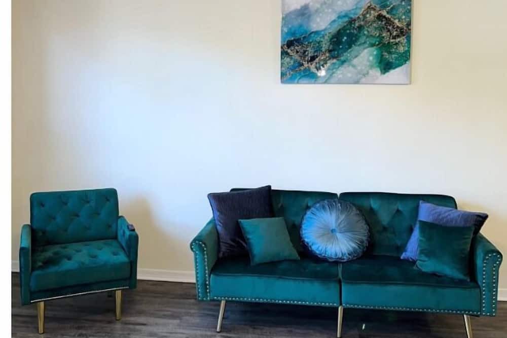 Photo of Livingroom in Temple Crest