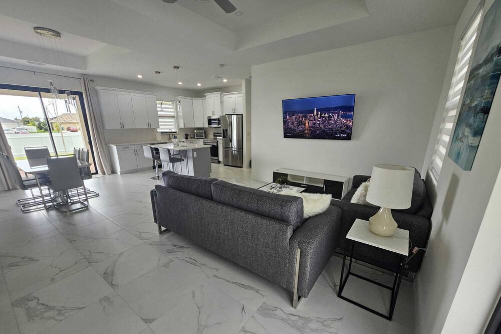 Photo of Livingroom in Diplomat