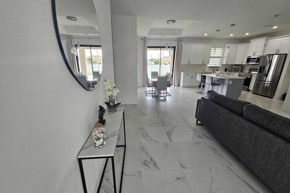 Photo of Livingroom in Diplomat