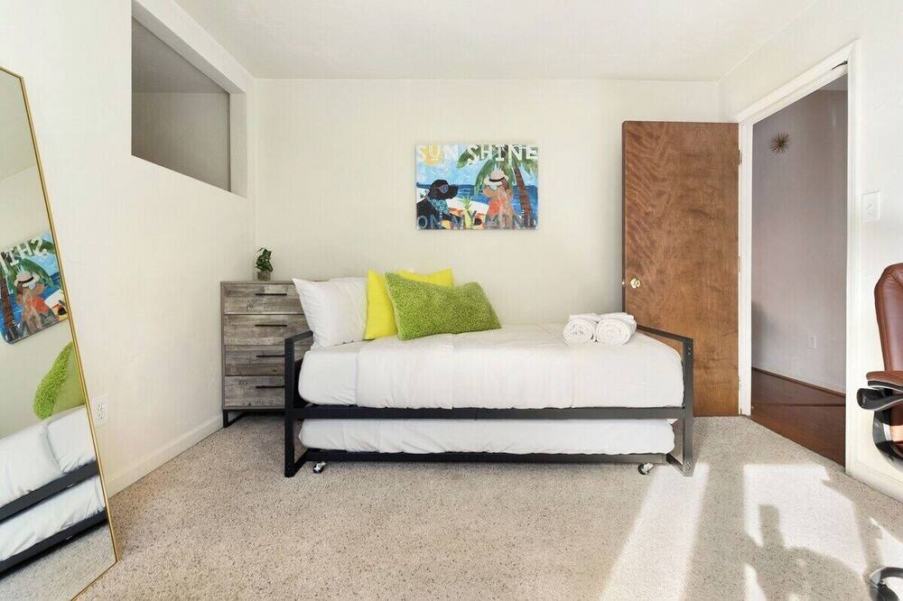 Photo of Bedroom in Point Breeze North