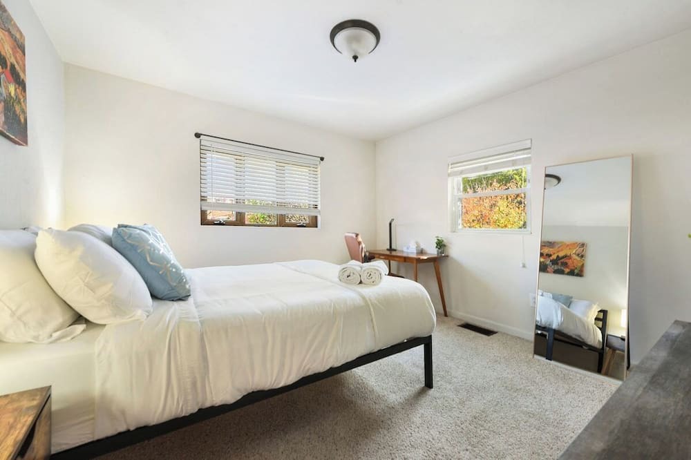 Photo of Bedroom in Point Breeze North