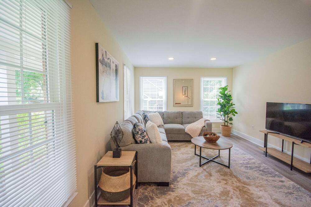 Photo of Livingroom in Herndon