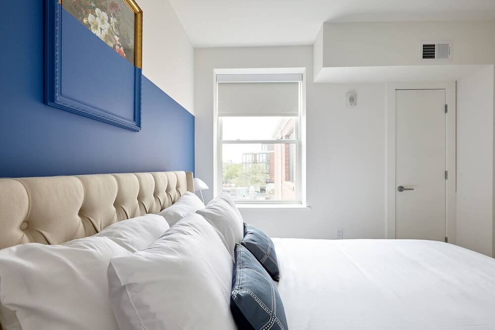 Photo of Bedroom in Navy Yard
