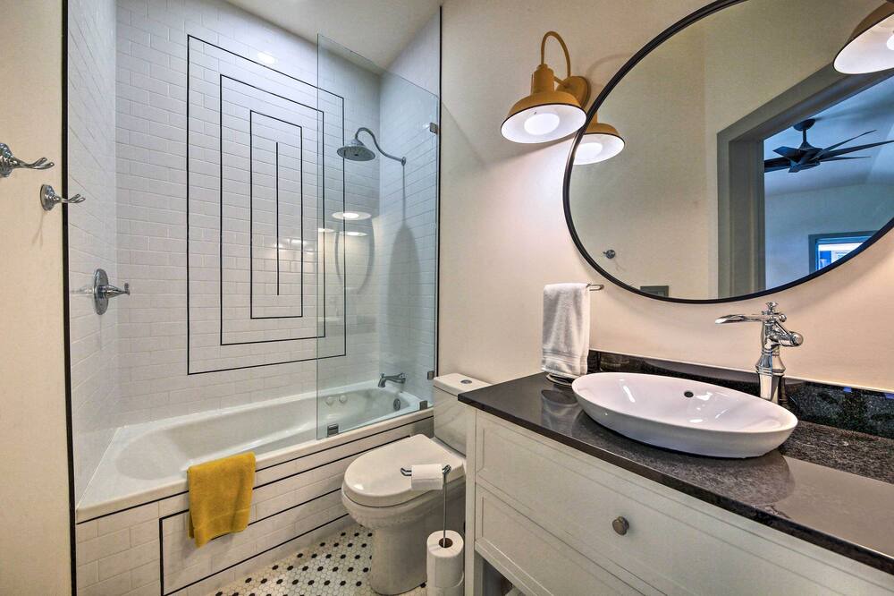 Photo of Bathroom in Southern Shores