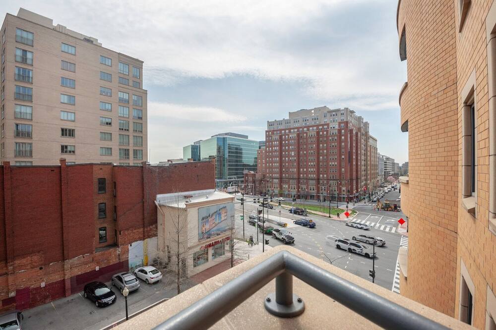 Photo of Others in Mount Vernon Triangle