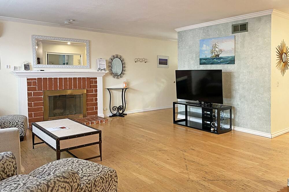 Photo of Livingroom in Rancho Penasquitos
