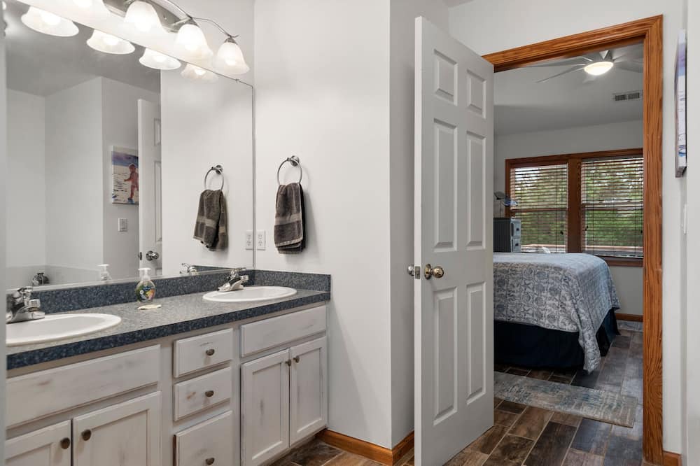 Photo of Bathroom in Ocean Sands