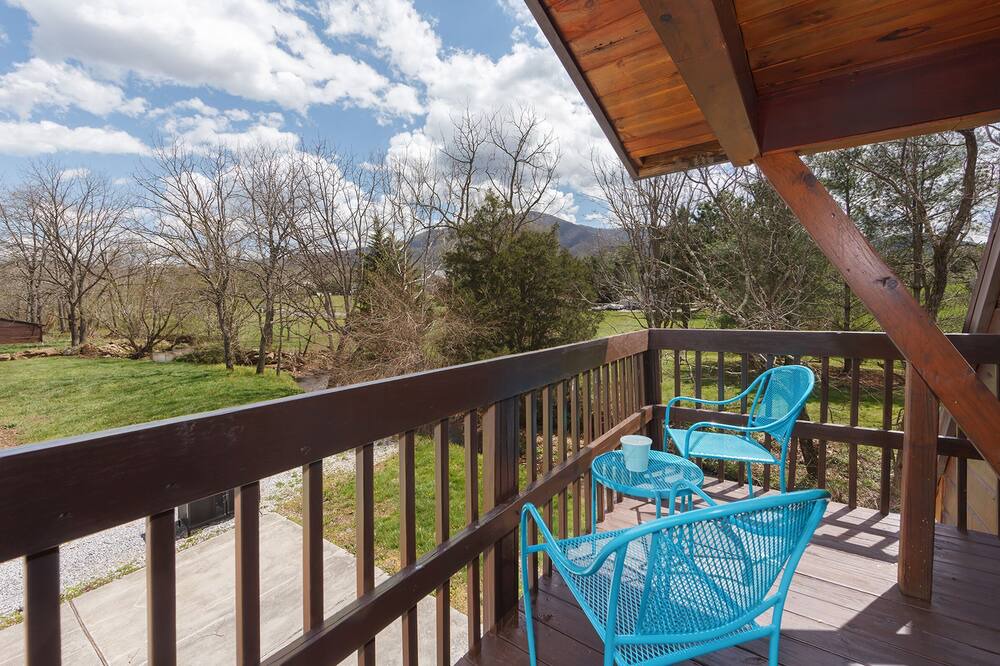 Photo of Patio Balcony in Wears Valley
