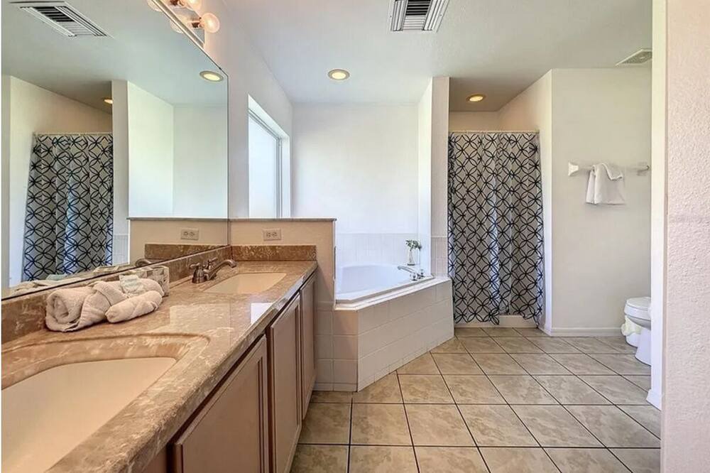 Photo of Bathroom in Haines City