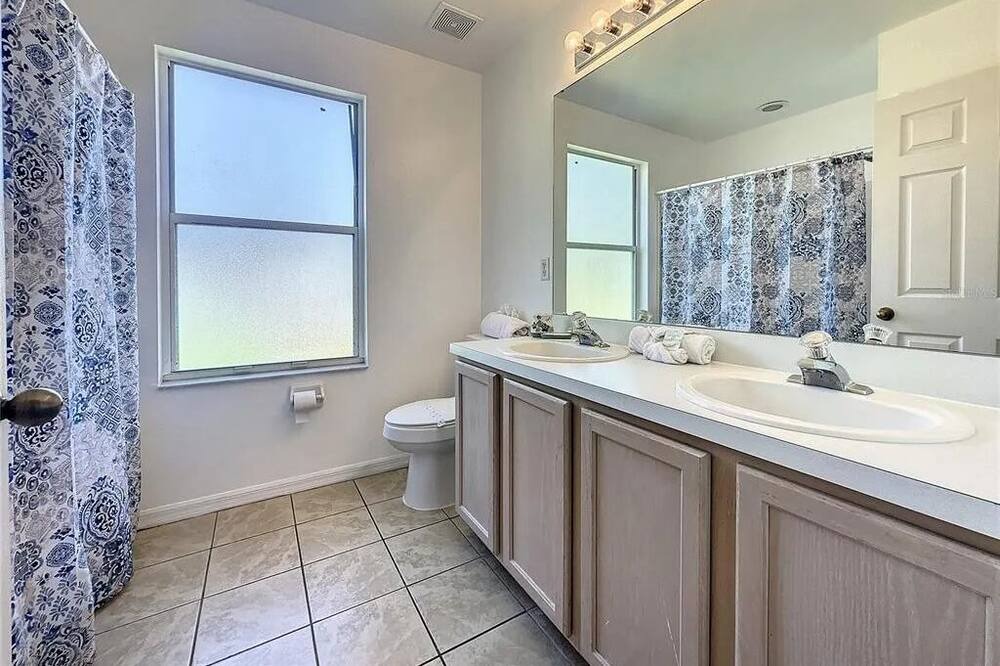 Photo of Bathroom in Haines City