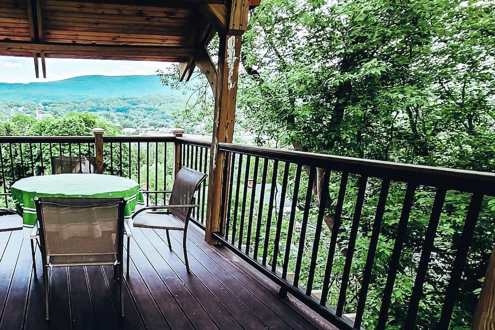 Photo of Patio Balcony in North Adams