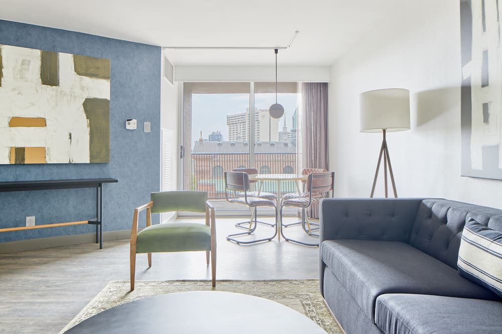 Photo of Livingroom in Logan Square
