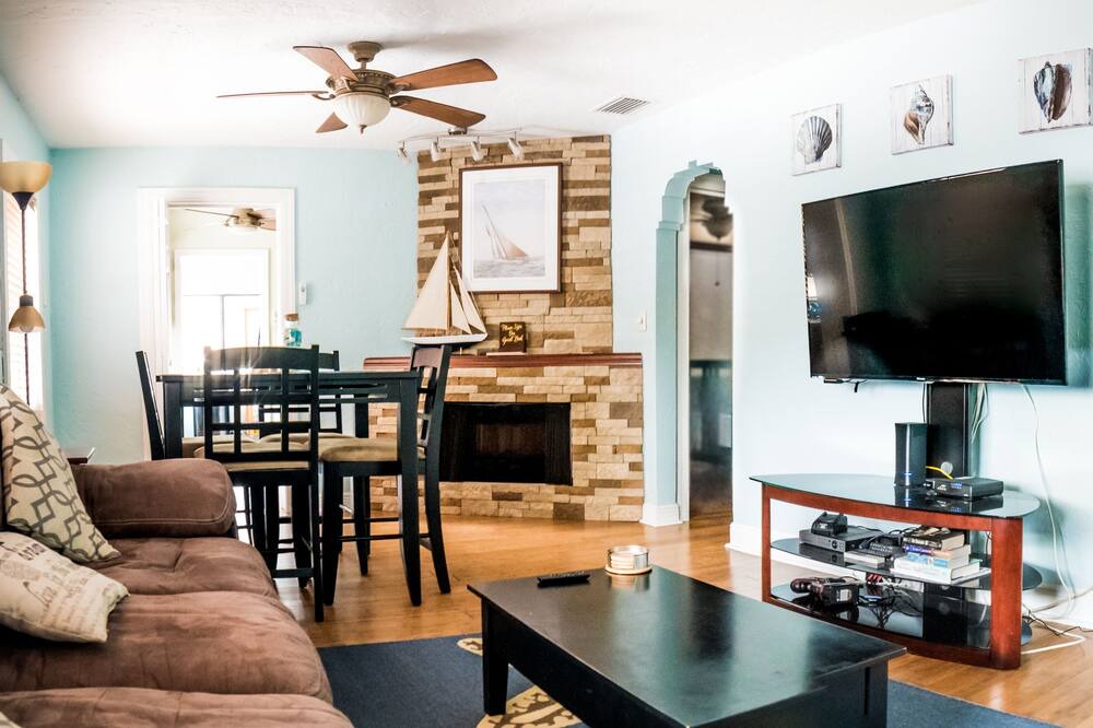 Photo of Livingroom in United Central