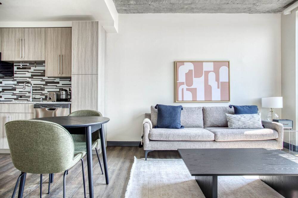 Photo of Livingroom in H Street Corridor