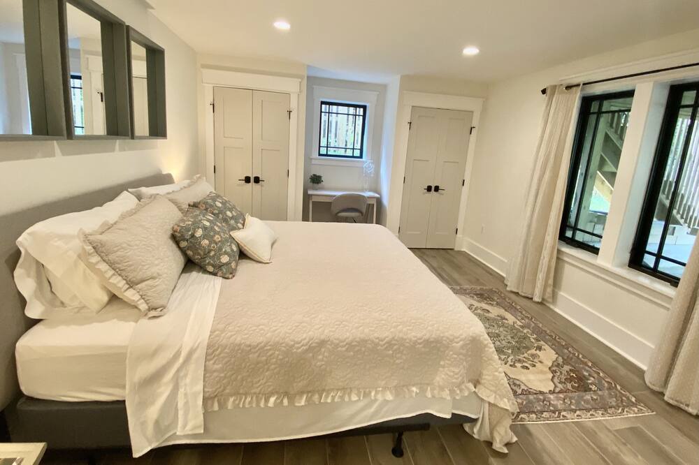 Photo of Bedroom in Brookmont