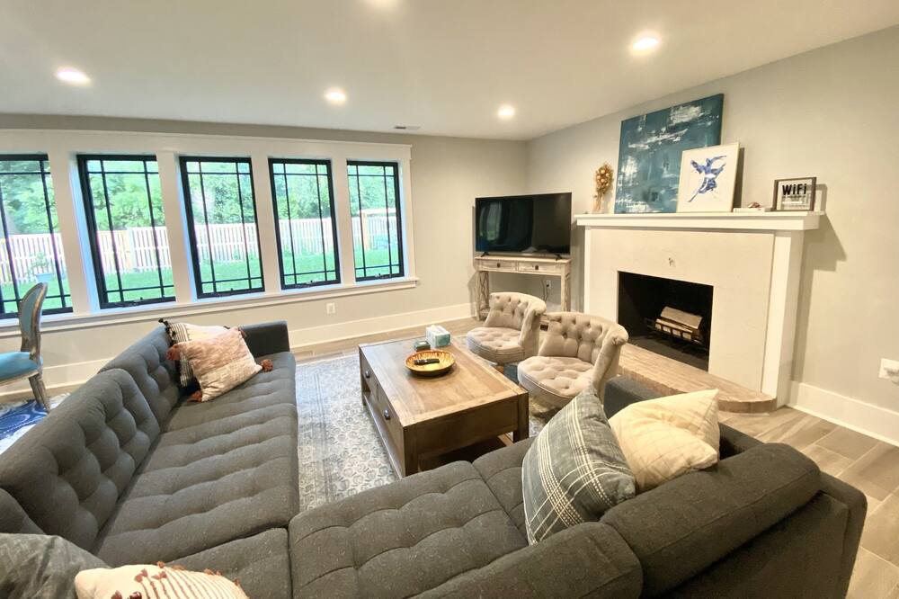 Photo of Livingroom in Brookmont
