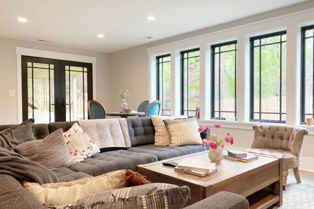 Photo of Livingroom in Brookmont