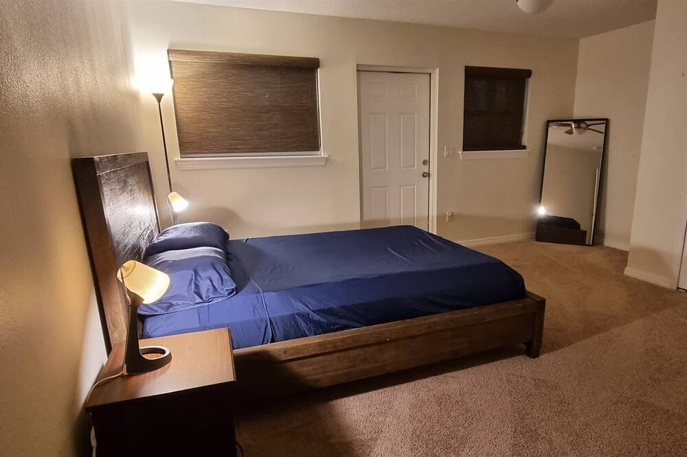 Photo of Bedroom in Bayou Oaks