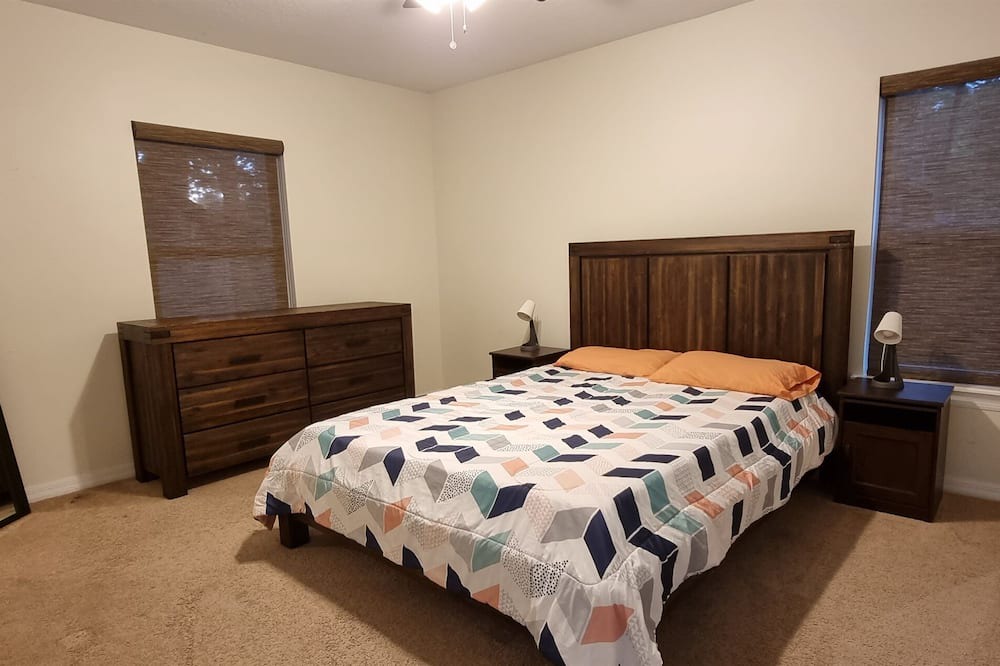 Photo of Bedroom in Bayou Oaks
