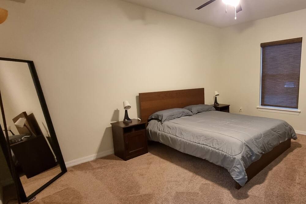 Photo of Bedroom in Bayou Oaks