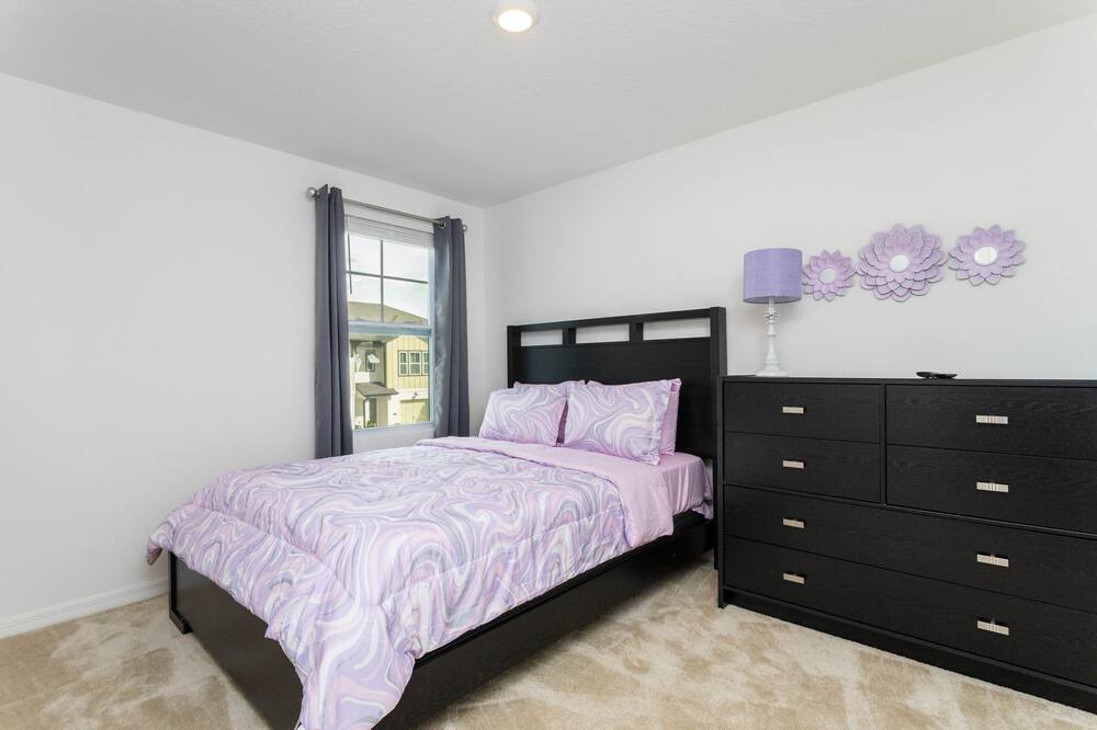 Photo of Bedroom in Davenport