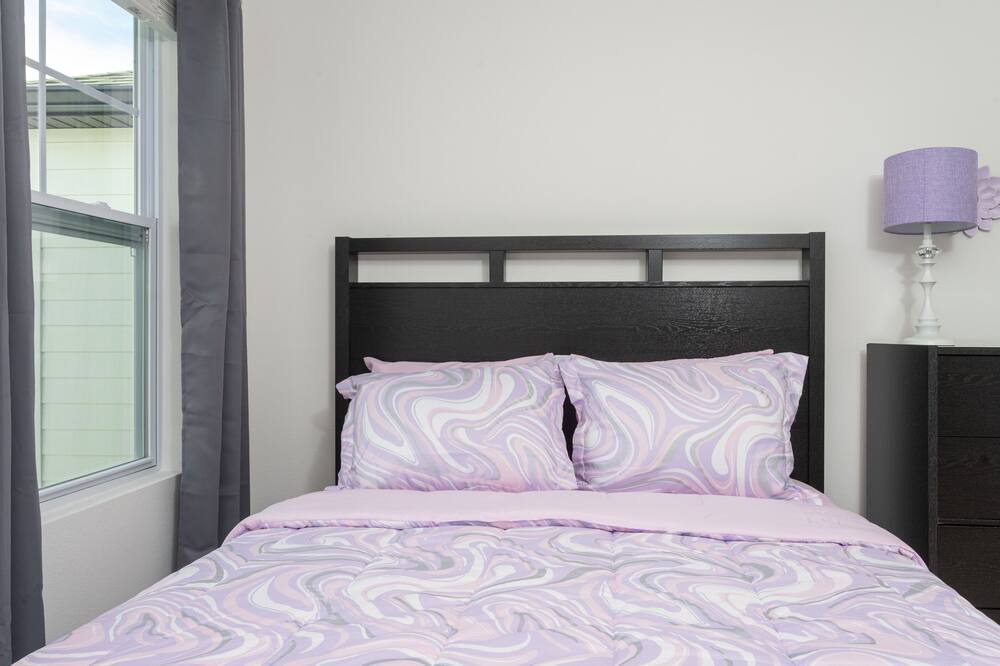Photo of Bedroom in Davenport