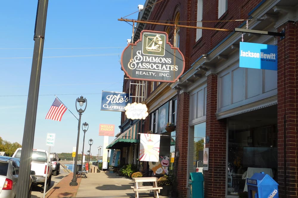 Photo of Outdoor in Clarksville