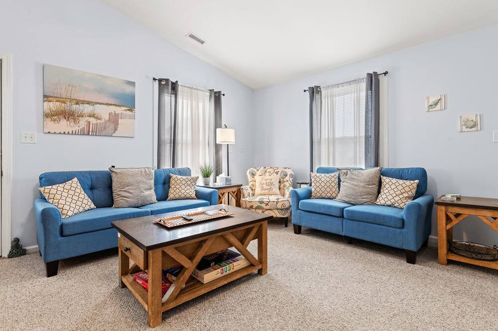 Photo of Livingroom in Colington Harbour