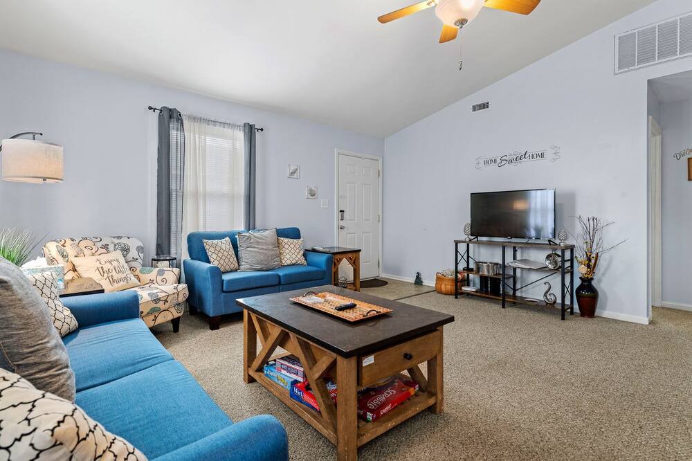 Photo of Livingroom in Colington Harbour