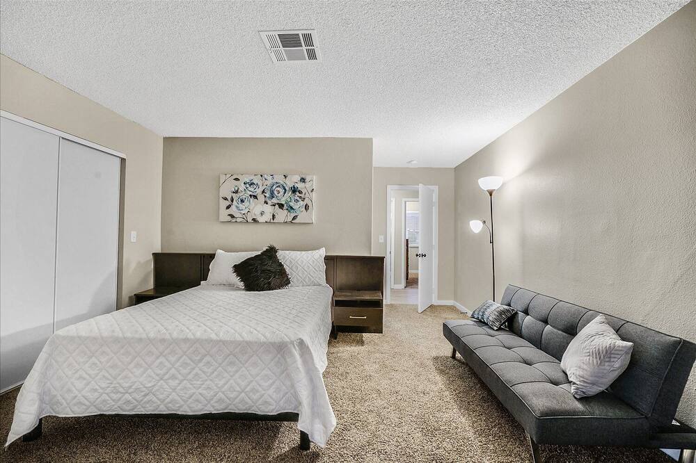 Photo of Bedroom in Highland Hills