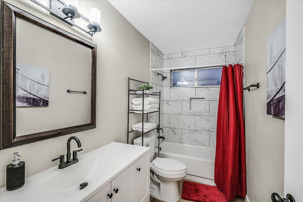 Photo of Bathroom in Highland Hills