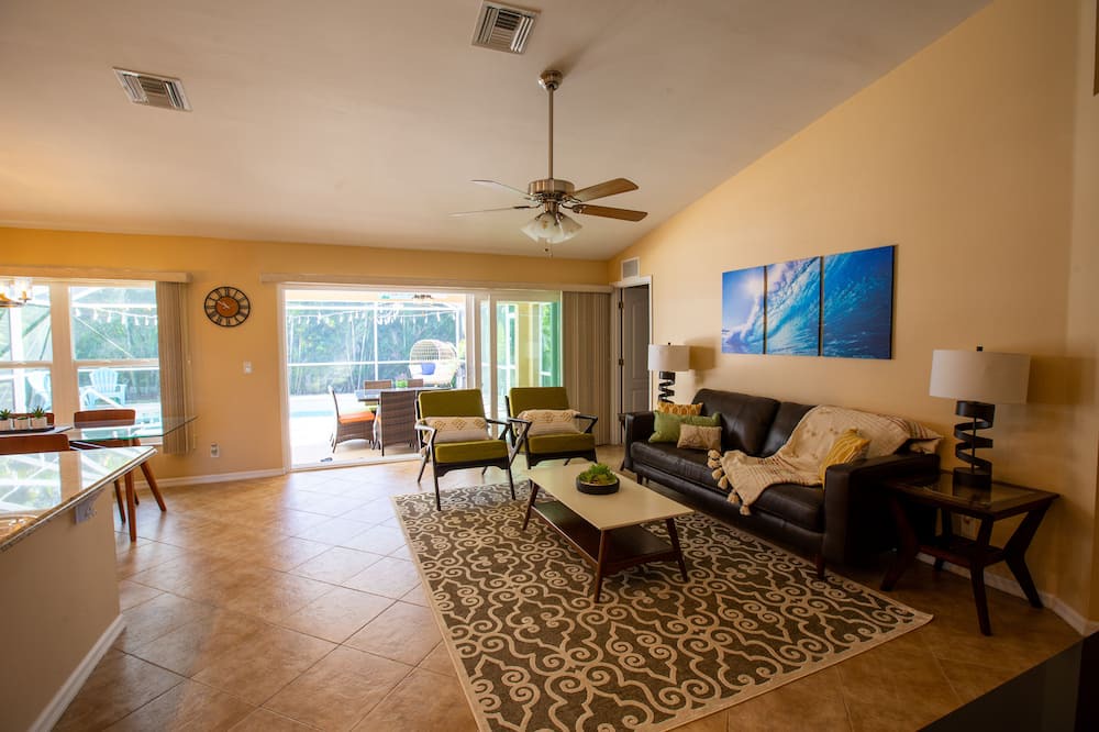 Photo of Livingroom in Jacarandas