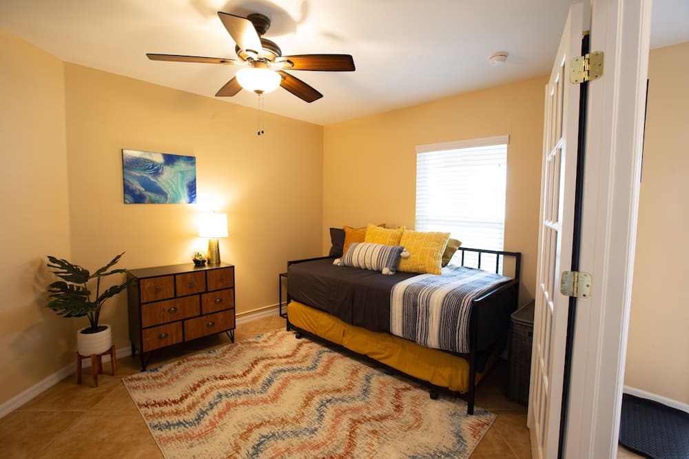 Photo of Bedroom in Jacarandas