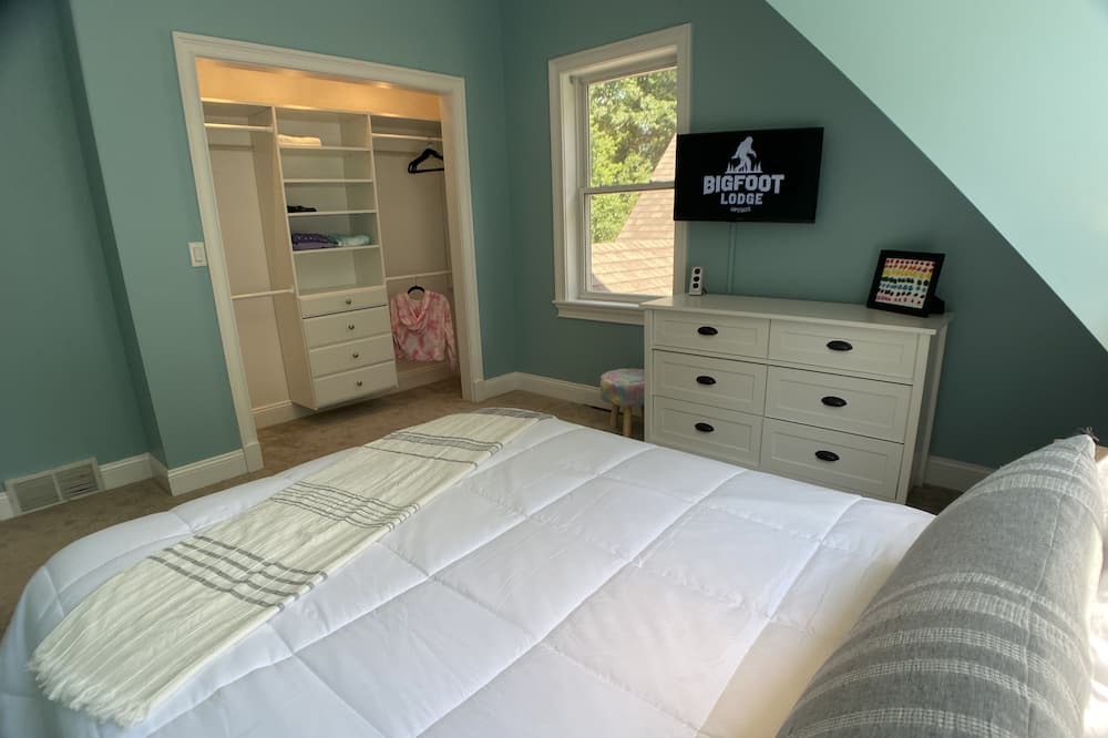 Photo of Bedroom in Schuylerville