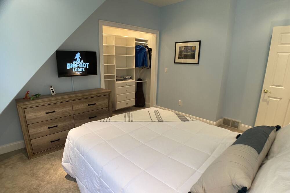 Photo of Bedroom in Schuylerville